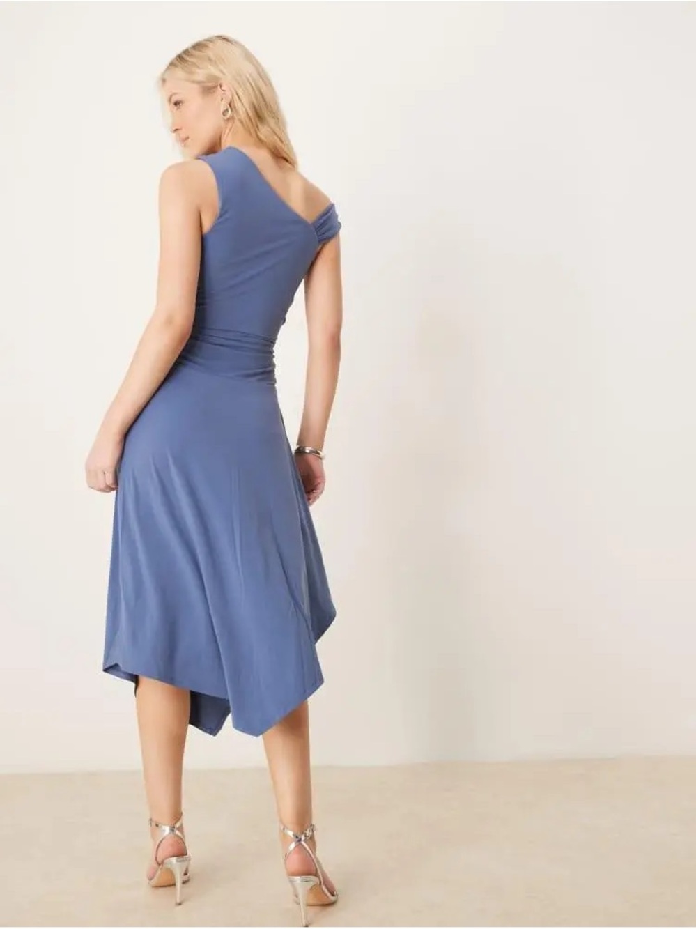 Abercrombie & Fitch One Shoulder Asymmetrical midi Dress in Slate/Dutch Blue - Picture 4 of 4